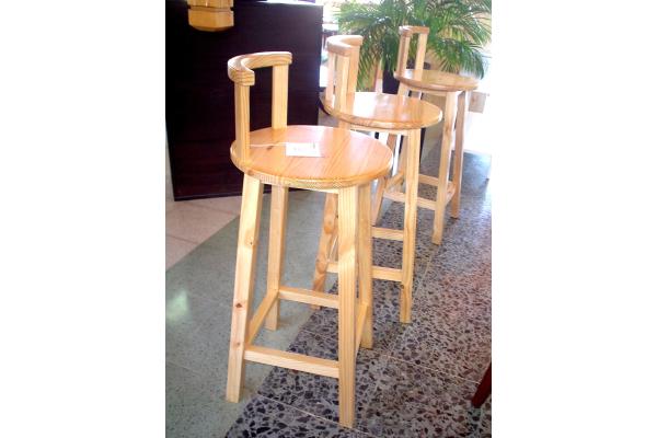 Tabouret bar a/dossier Pin Verni naturel